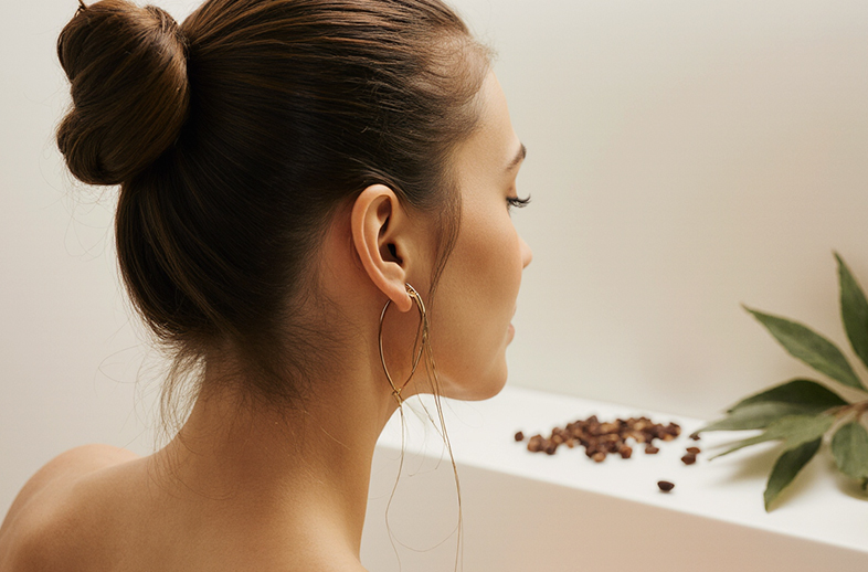 Saçlarınız İçin Doğal Mucize; Hint Yağının Saça Faydalarını Keşfedin!