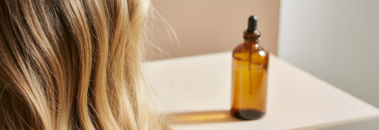 Jojoba Yağının Saça Faydaları; Uygulama Yöntemleri & İpuçları