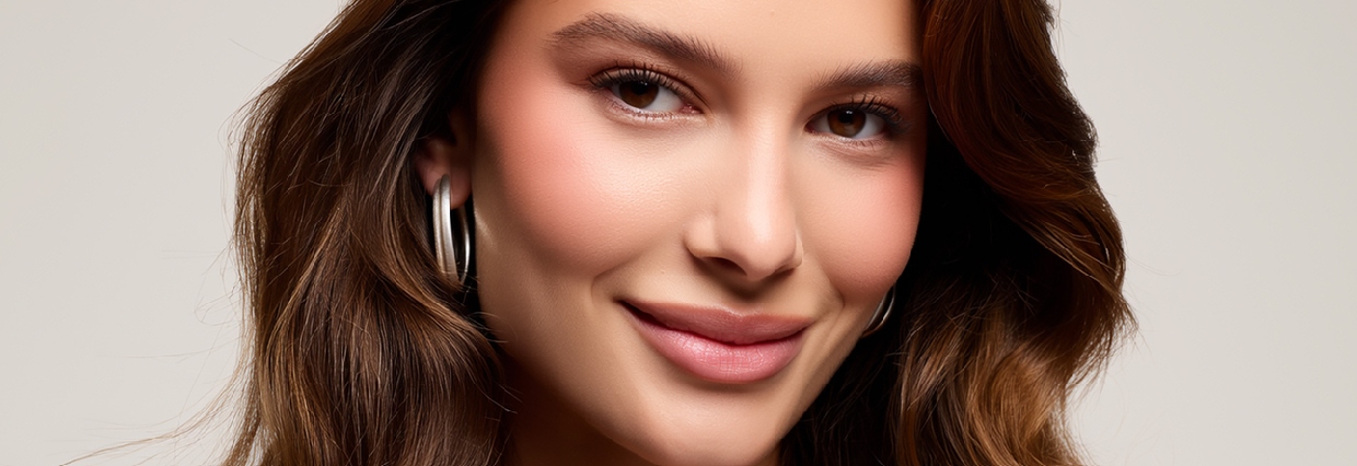 Saçlar Neden Kurur ve Yıpranır? Kuru ve Yıpranmış Saçlar İçin Etkili Bakım Önerileri