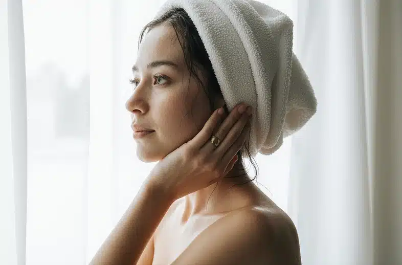 Duştan Sonra Saç Bakımı Nasıl Olmalı